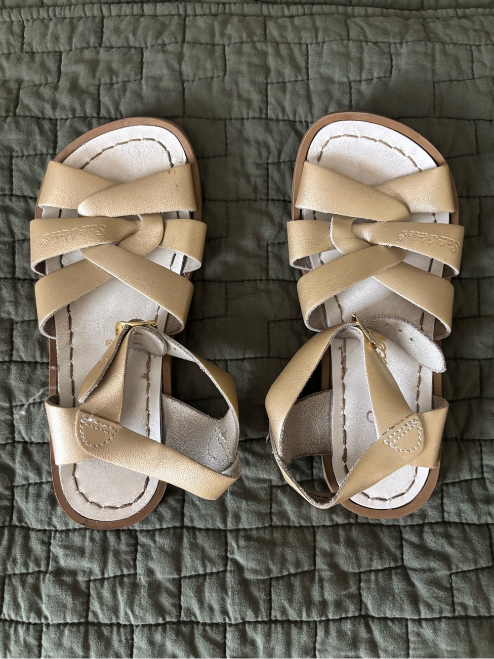 Saltwater sandals; size 13